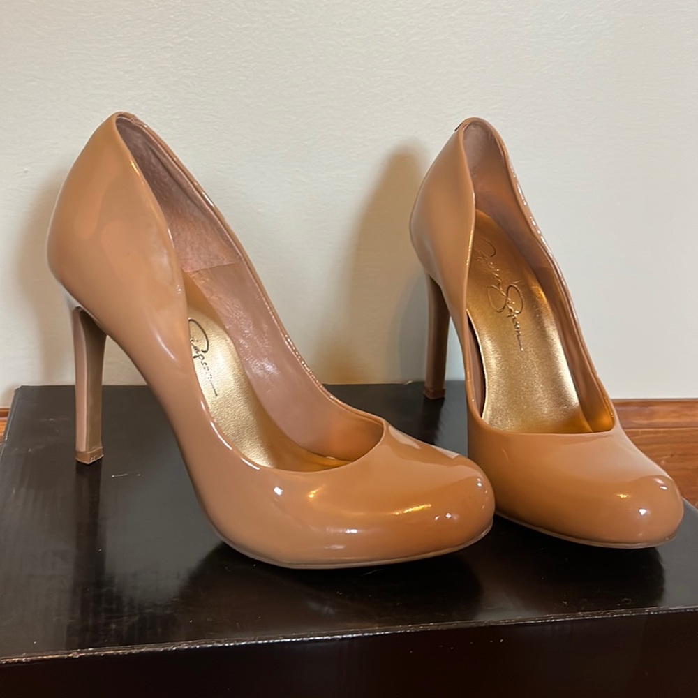 Jessica Simpson Tan Patent Heels